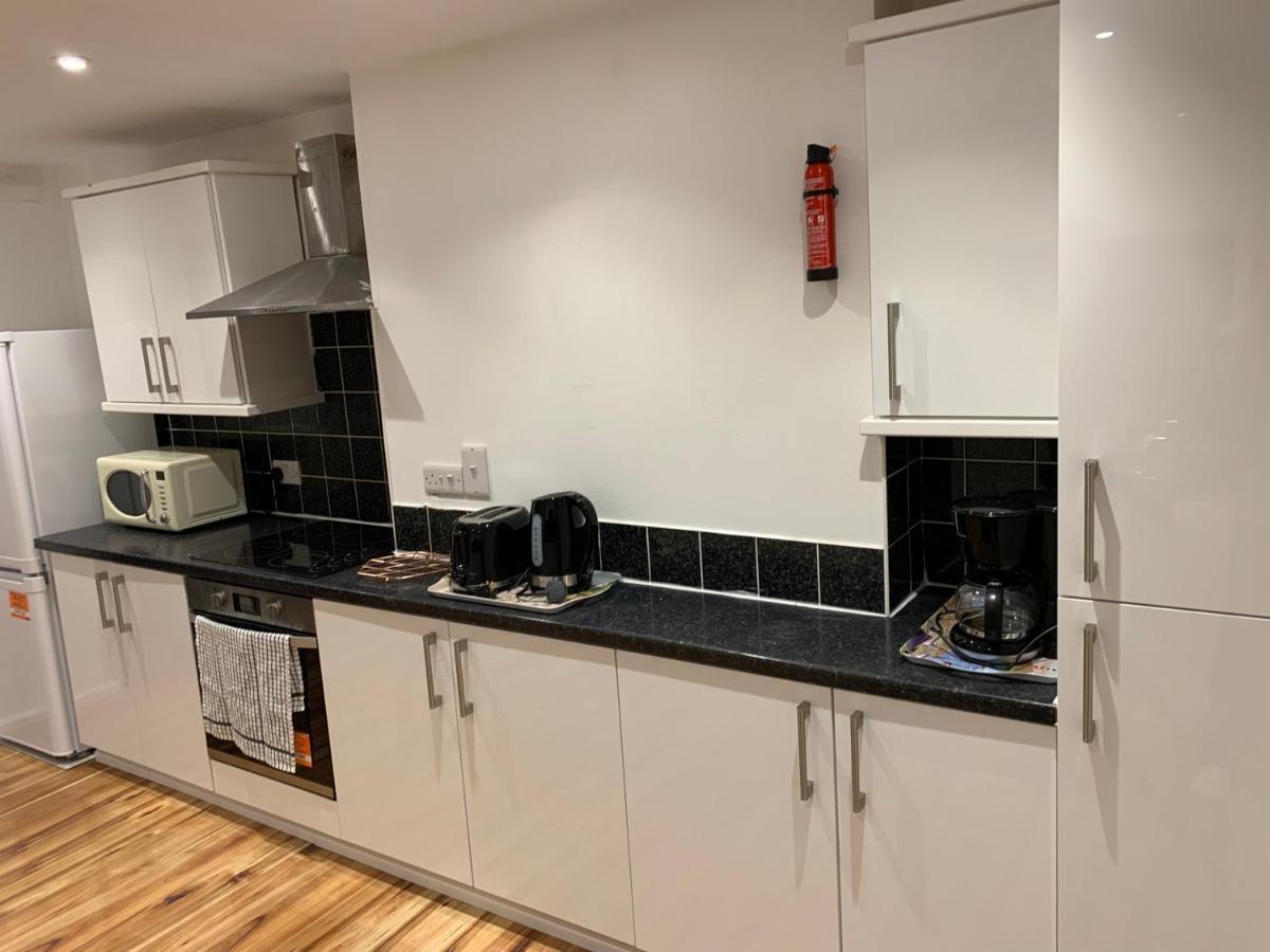 Fantastic Villa Bournemouth - Spa, Parking, Garden Bagian luar foto