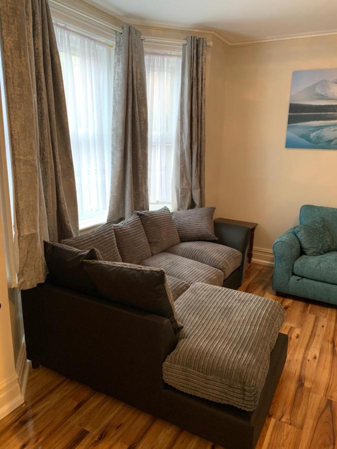 Fantastic Villa Bournemouth - Spa, Parking, Garden Bagian luar foto