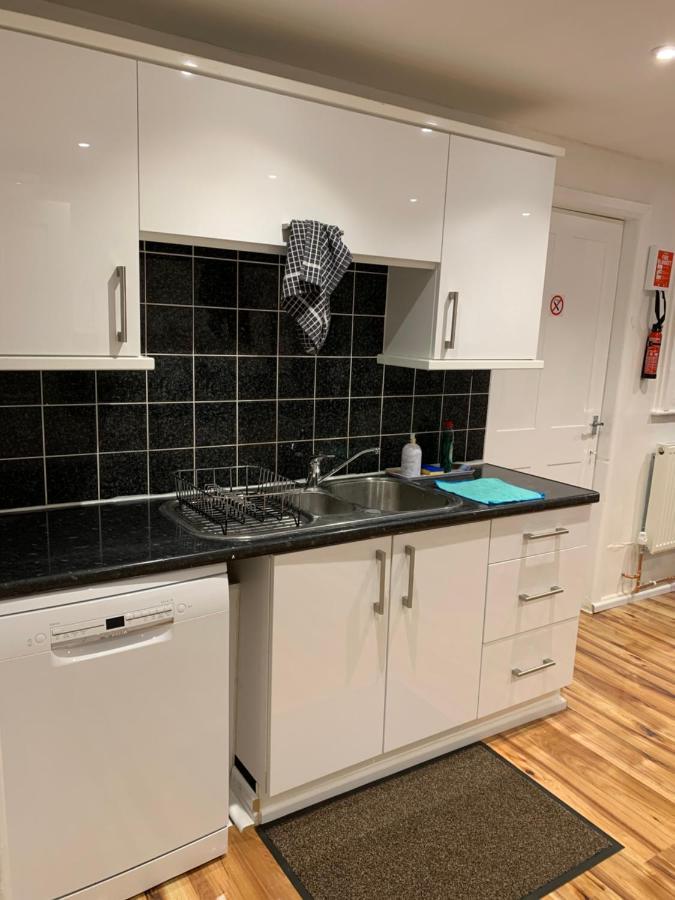 Fantastic Villa Bournemouth - Spa, Parking, Garden Bagian luar foto