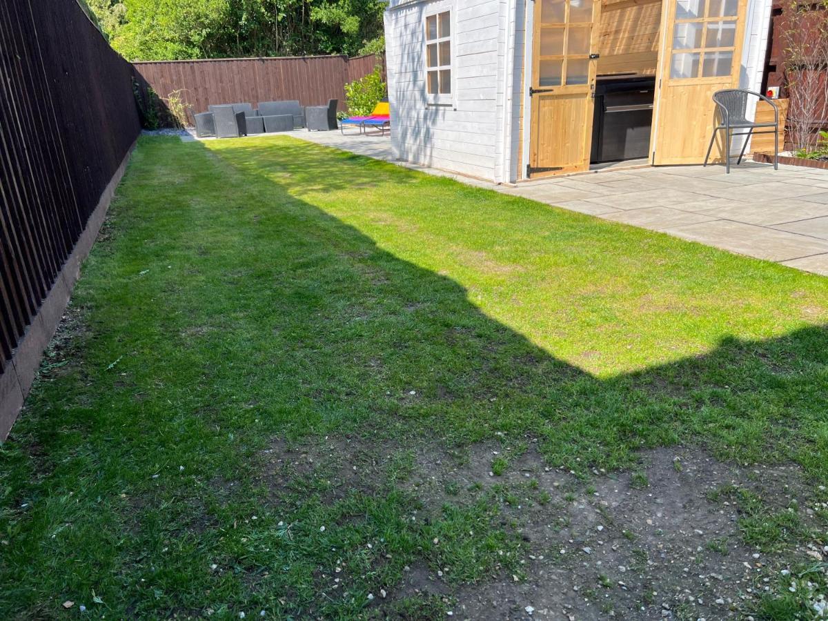 Fantastic Villa Bournemouth - Spa, Parking, Garden Bagian luar foto